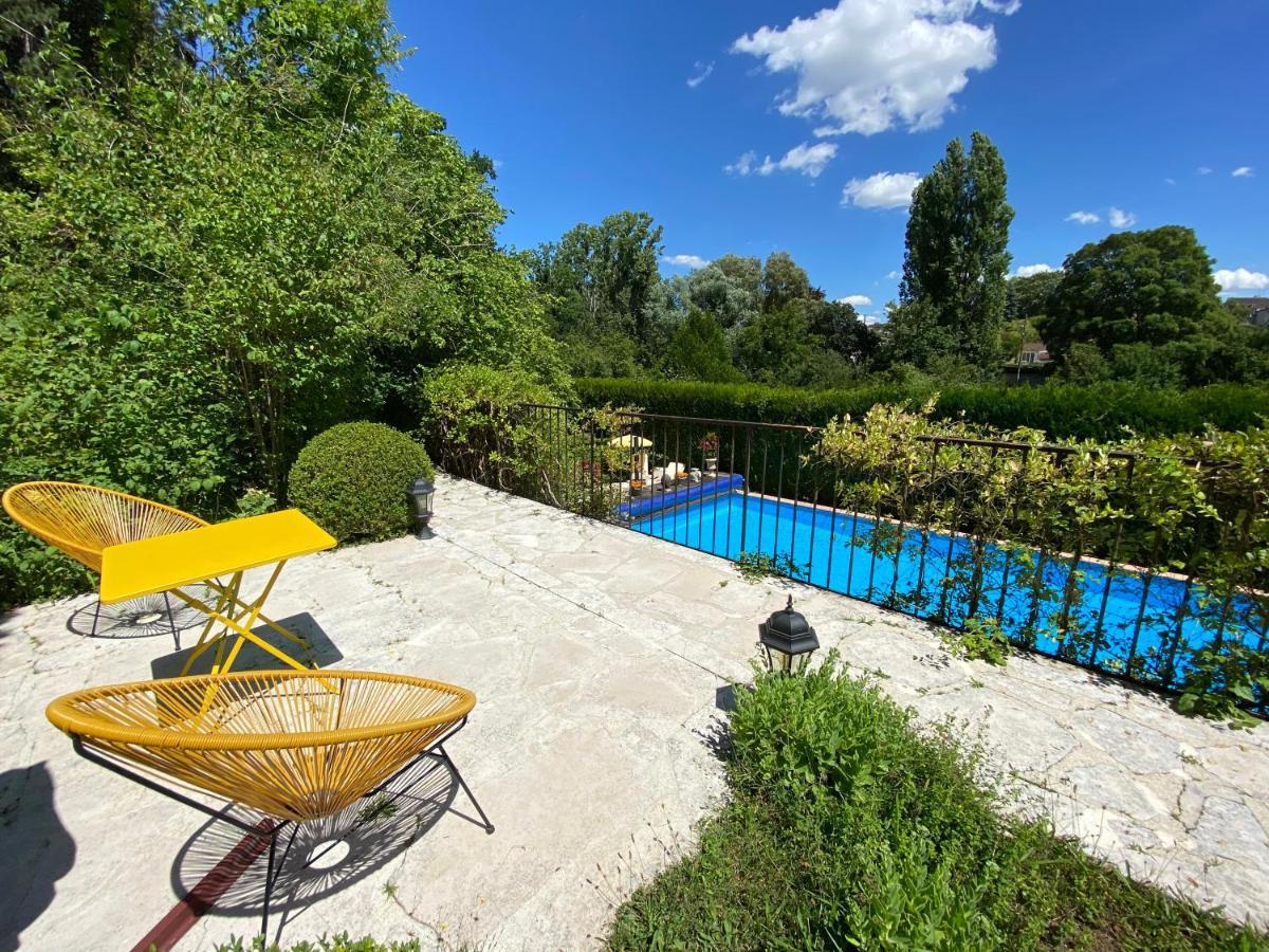 Manoir Des Cavaliers - Bed & Breakfast Chantilly