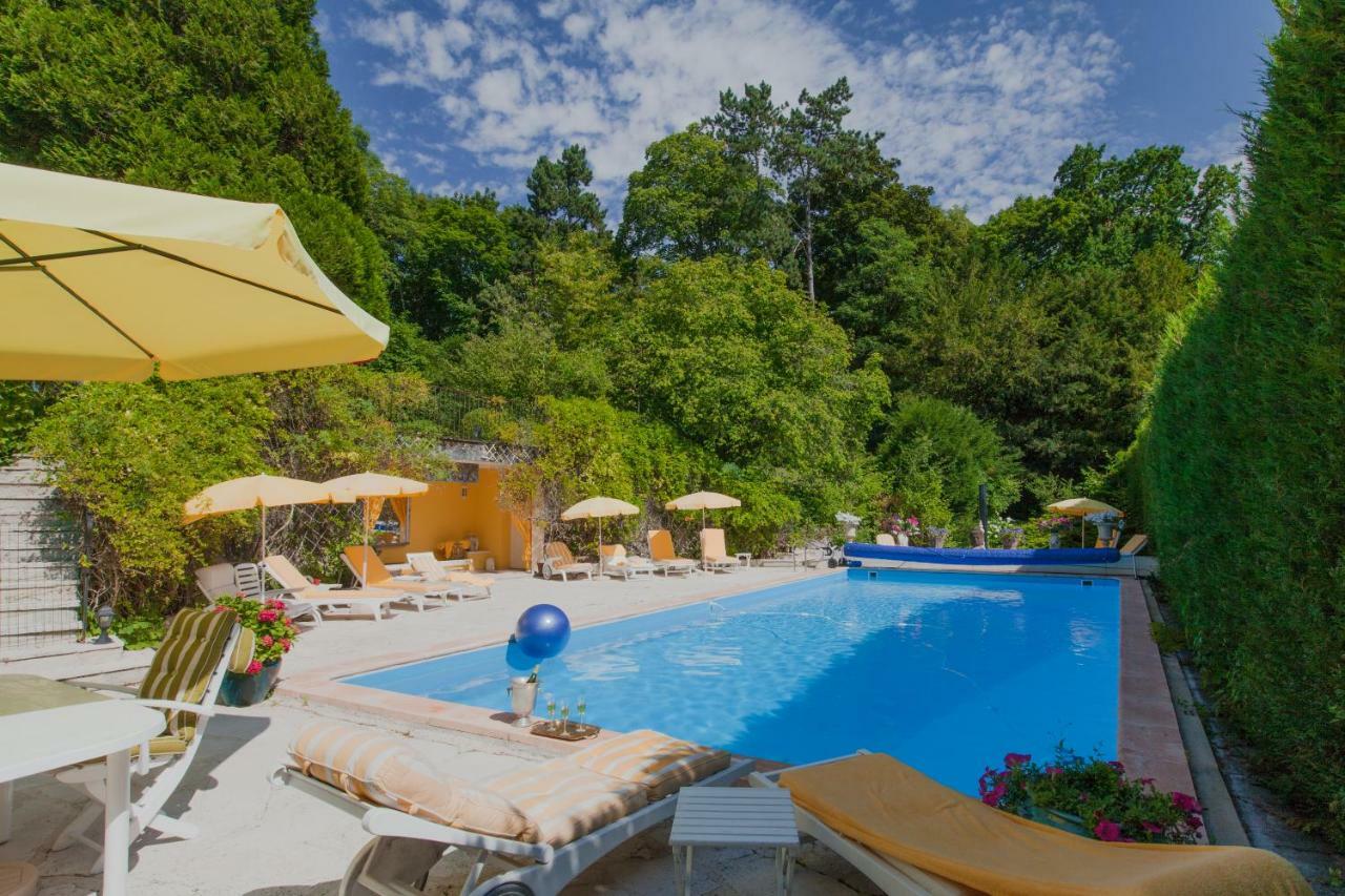 Manoir Des Cavaliers - Bed & Breakfast Chantilly